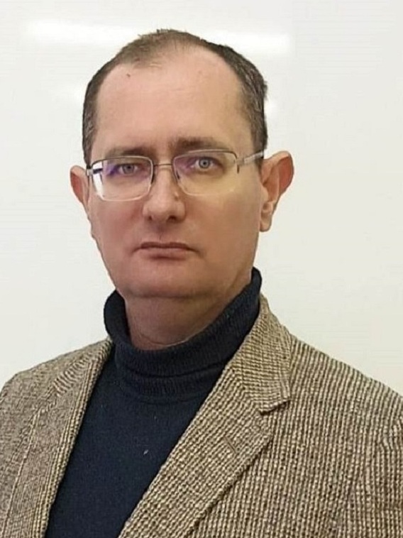 Мусатов Станислав Олегович.